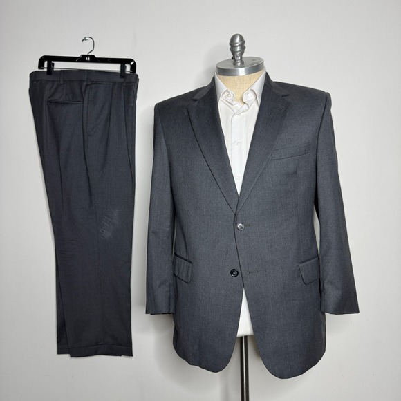 Jos. A. Bank Signature Collection 44R Solid Gray Wool Suit 2-Button Single Vent‎ - Picture 1 of 15
